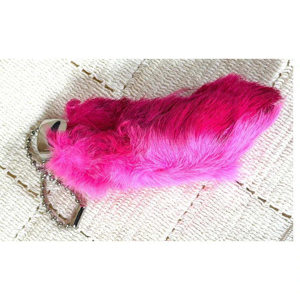 Vintage Hot Pink Lucky Rabbit Foot Keychain Retro Fuchsia Fur‎ Charm Accessory